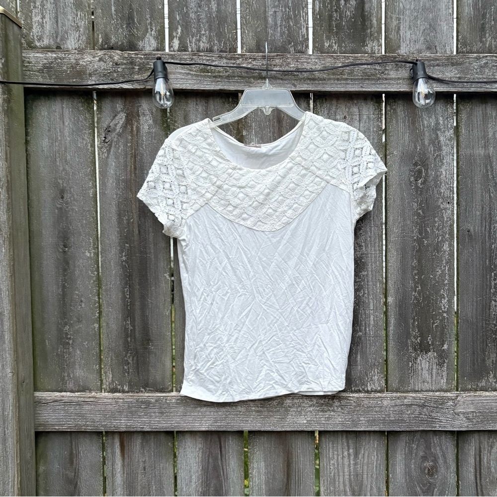 Chic White Textured Women's Shirt